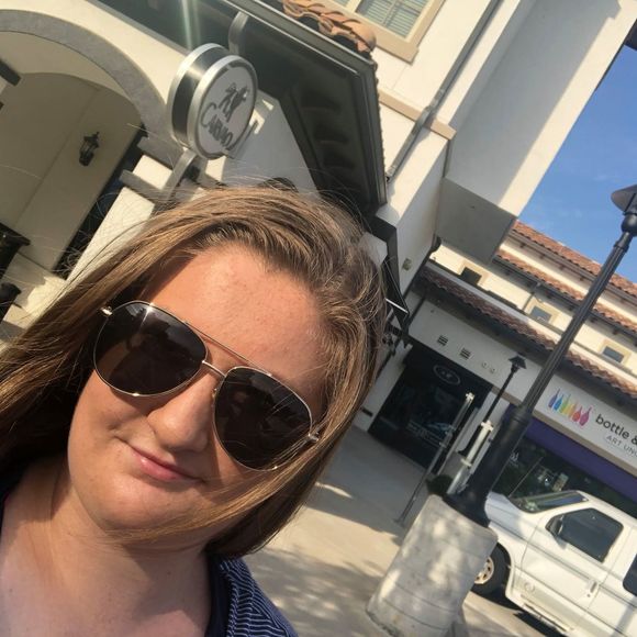 Meet your Posher, Danielle - Picture 1 of 1